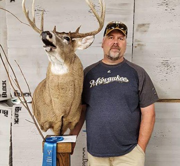 deer mount taxidermy